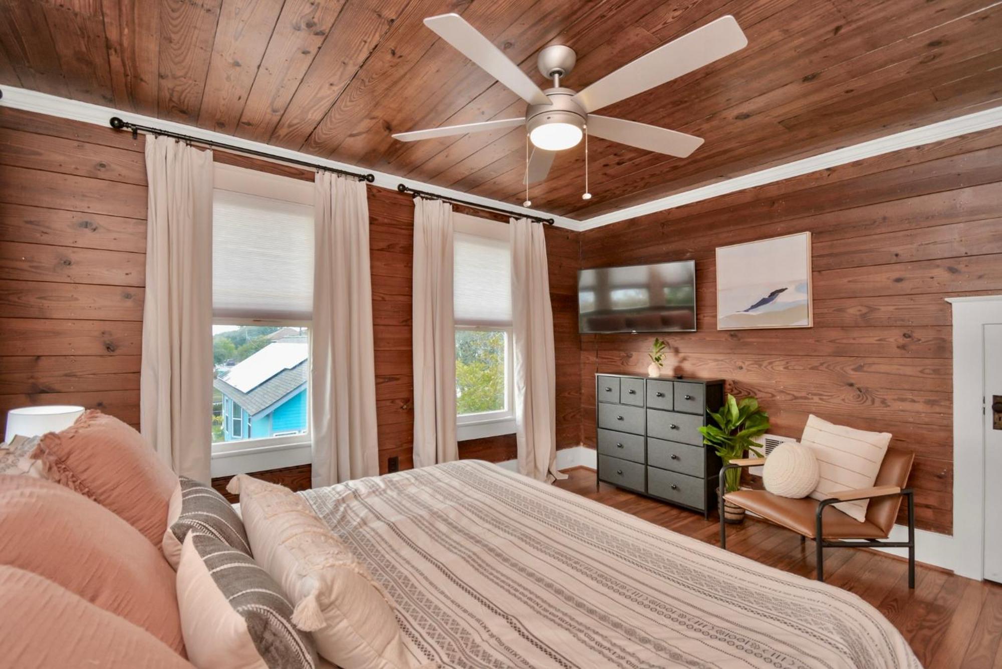 Coastal Craftsman- Walk To Beach & Pleasure Pier- As Seen On 'Restoring Galveston' Exterior foto