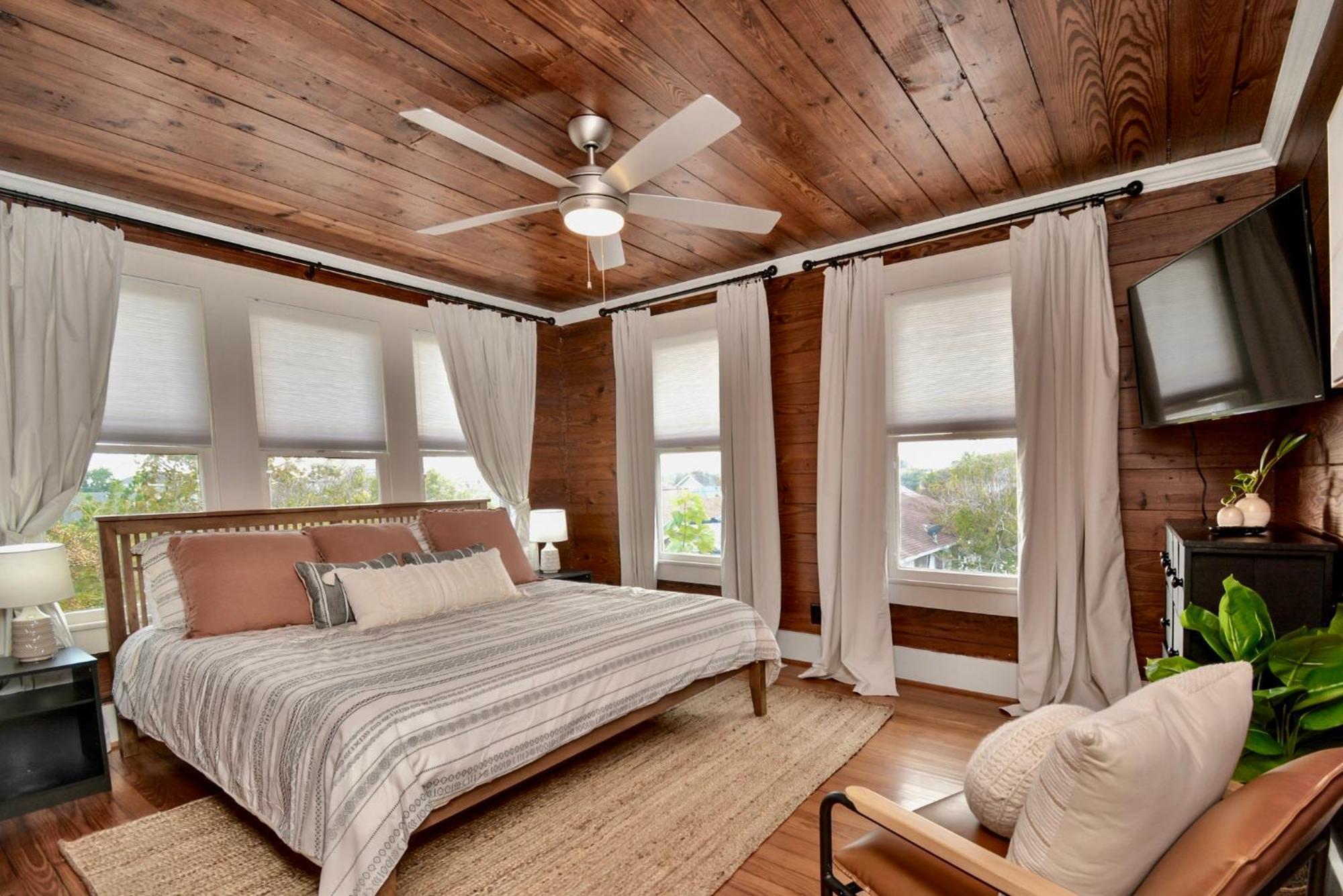 Coastal Craftsman- Walk To Beach & Pleasure Pier- As Seen On 'Restoring Galveston' Exterior foto